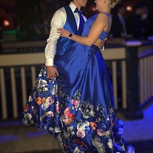 Loré Prom dress size 10